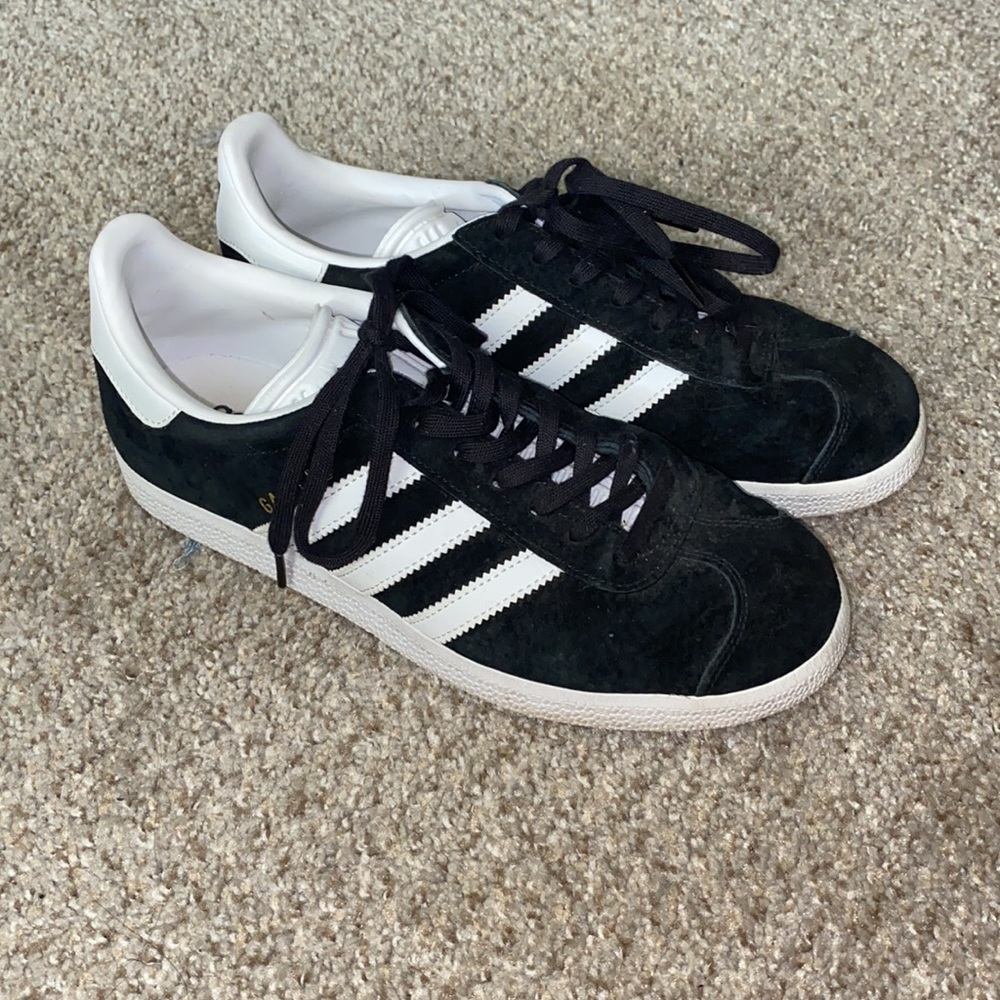 Adidas Gazelle Shoes - Picture 2 of 8